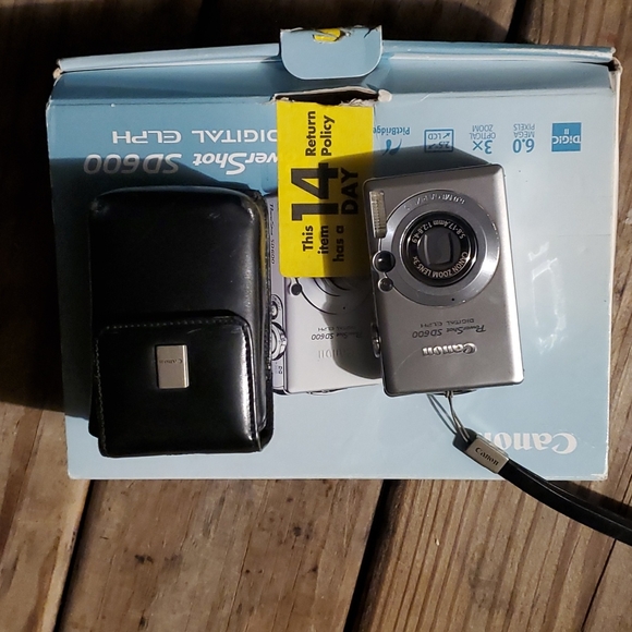 Cannon Powershot SD600 Digital Elph - Picture 2 of 5